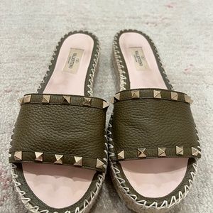 Valentino Garavani Rockstud Espadrille 1” Flatform Sandal Green 38